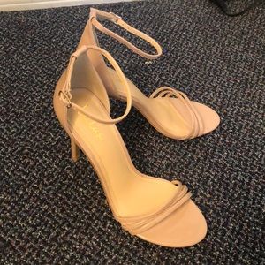 New without tags Lulus nude heels